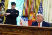 天机六爻马斯克：我进退两难